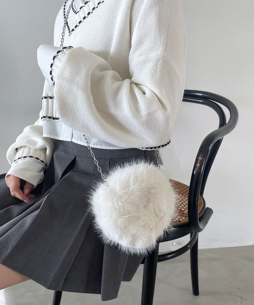 Heather(ヘザー)の「サークルファーショルダーBAG 980643(ショルダーバッグ・レディース・オフホワイト/ベージュ/ブラック・ONE SIZE)」の2枚目の写真