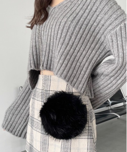 Heather(ヘザー)の「サークルファーショルダーBAG 980643(ショルダーバッグ・レディース・オフホワイト/ベージュ/ブラック・ONE SIZE)」の1枚目の写真