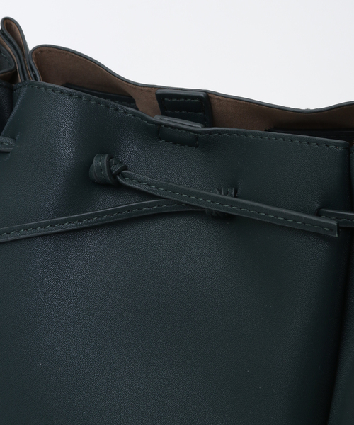 MELROSE claire（メルローズ クレール）の「【スタイリングのアクセントになるアコーディオンバッグ】（ショルダーバッグ・レディース・ダークグリーン/ブラック/ボルドー・FREE）」の19枚目の写真