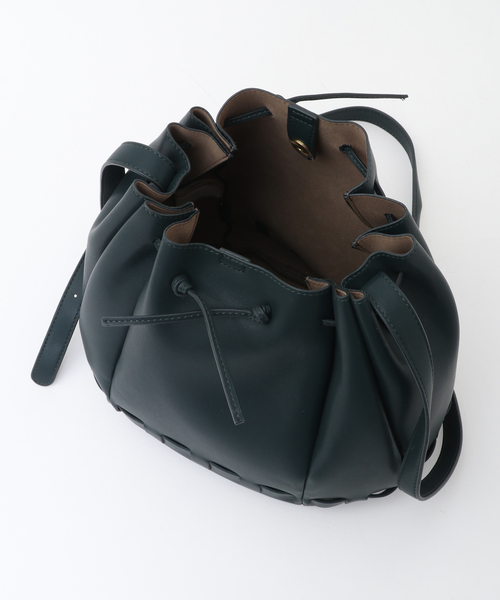 MELROSE claire（メルローズ クレール）の「【スタイリングのアクセントになるアコーディオンバッグ】（ショルダーバッグ・レディース・ダークグリーン/ブラック/ボルドー・FREE）」の21枚目の写真