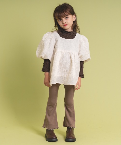 URBAN CHERRY（アーバンチェリー）の「【伸縮性・保温性バツグン】リブカットソーフレアレギンスパンツ（その他パンツ・キッズ・グレー/ブラック/ベージュ/ブラウン・150cm/110cm/120cm/130cm/140cm）」の10枚目の写真