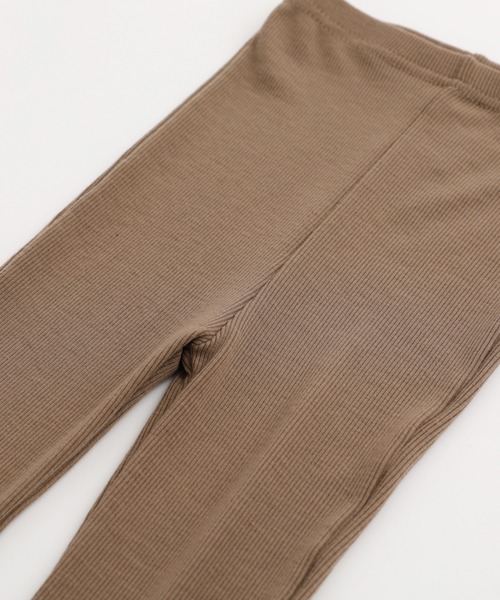 URBAN CHERRY（アーバンチェリー）の「【伸縮性・保温性バツグン】リブカットソーフレアレギンスパンツ（その他パンツ・キッズ・グレー/ブラック/ベージュ/ブラウン・150cm/110cm/120cm/130cm/140cm）」の13枚目の写真