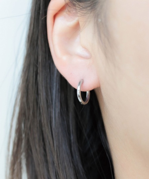ebine（エビネ）の「金属アレルギー対応/Simple Hoop Pierce / 14mm / サージカルステンレス/ピアス（ピアス（両耳用）・レディース・ゴールド/シルバー・FREE）」の6枚目の写真