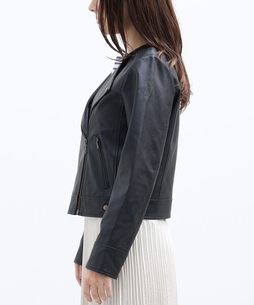 BEAMS HEART(ビームスハート)の「BEAMS HEART / フェイクレザー ノーカラーブルゾン(ライダースジャケット・レディース・ブラック・MEDIUM/SMALL)」の7枚目の写真