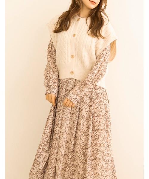 chocomee（チョコミー）の「button knit vest（ベスト・レディース・アイボリー/ベージュ・FREE）」の4枚目の写真