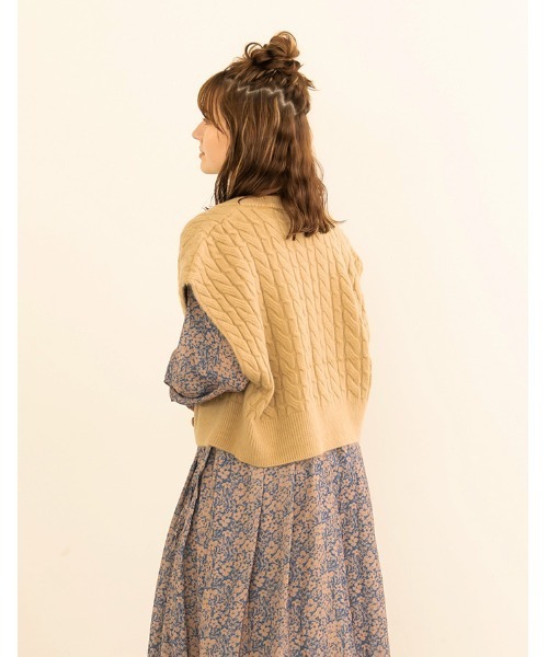 chocomee（チョコミー）の「button knit vest（ベスト・レディース・アイボリー/ベージュ・FREE）」の10枚目の写真