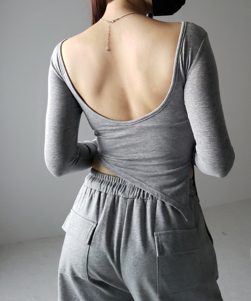 me+em select(ミームセレクト)の「※【 カップ付き 】バックオープンカッティング長袖タイトTシャツ(Tシャツ/カットソー・レディース・ブラック/ホワイト/グレー・FREE)」の7枚目の写真