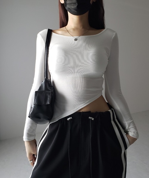 me+em select(ミームセレクト)の「※【 カップ付き 】バックオープンカッティング長袖タイトTシャツ(Tシャツ/カットソー・レディース・ブラック/ホワイト/グレー・FREE)」の15枚目の写真