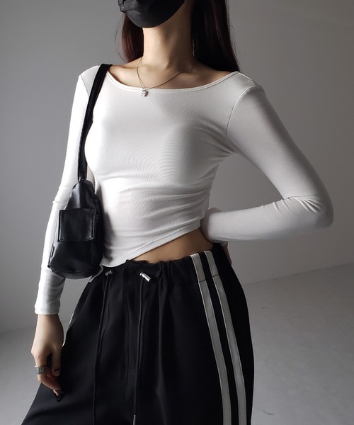 me+em select(ミームセレクト)の「※【 カップ付き 】バックオープンカッティング長袖タイトTシャツ(Tシャツ/カットソー・レディース・ブラック/ホワイト/グレー・FREE)」の18枚目の写真