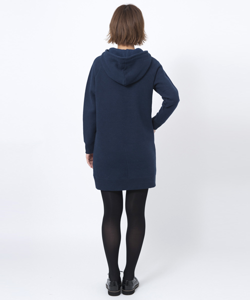 MILKFED.（ミルクフェド）の「SWEAT HOODIE DRESS STENCIL（ワンピース・レディース・アッシュ/ネイビー・MEDIUM/SMALL）」の4枚目の写真