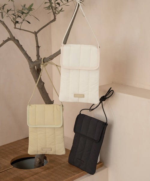 lawgy（ラウジー）の「quilting stitch point bag / キルティングステッチポイントバッグ（ショルダーバッグ・レディース・ブラック/イエロー系その他/アイボリー・FREE）」の5枚目の写真