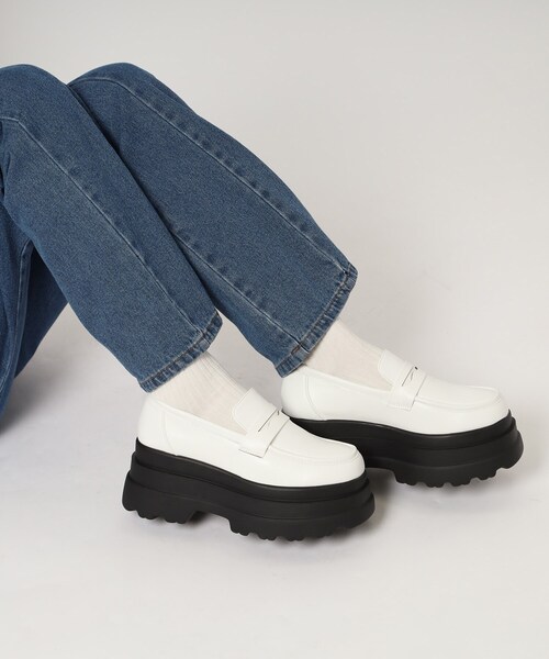 cs T&P(シーエスティーアンドピー)の「厚底2段ソールローファーパンプス(パンプス・レディース・ブラック系1/ホワイト/ブルー系2/ブラック・L/M/S/LL)」の22枚目の写真