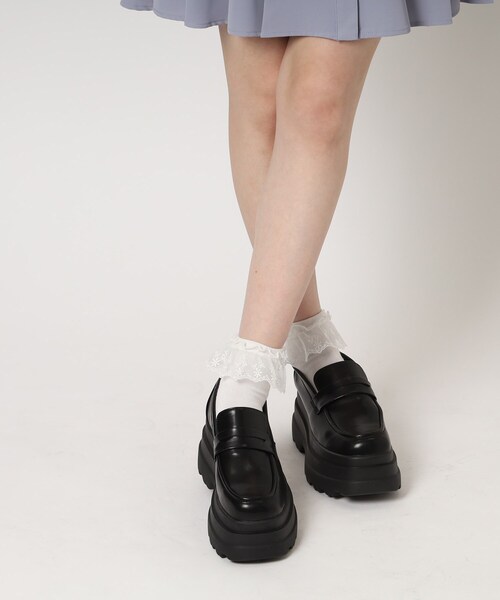 cs T&P(シーエスティーアンドピー)の「厚底2段ソールローファーパンプス(パンプス・レディース・ブラック系1/ホワイト/ブルー系2/ブラック・L/M/S/LL)」の3枚目の写真