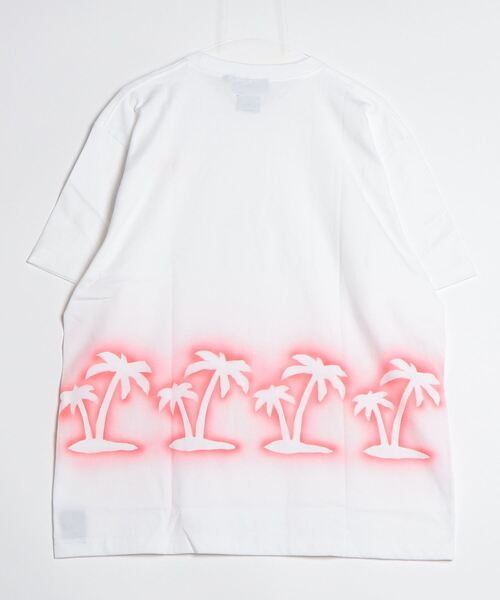 muta marine（ムータ・マリン）の「ACANTHUS x muta MARINE Palm tree Stencil Tee（Tシャツ/カットソー・メンズ・ホワイト/ホワイト系その他/ホワイト×ブルー・ 8/7/6/4/8/5）」の6枚目の写真