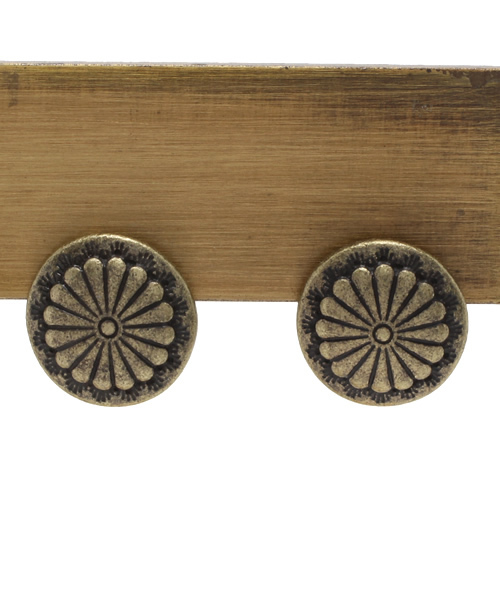 チャイハネ(チャイハネ)の「【チャイハネ】メタルコンチョイヤリング(イヤリング・レディース・シルバー/ゴールド・FREE)」の1枚目の写真