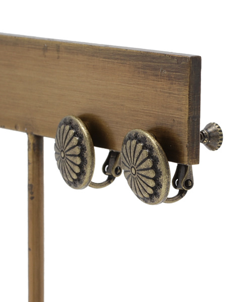 チャイハネ(チャイハネ)の「【チャイハネ】メタルコンチョイヤリング(イヤリング・レディース・シルバー/ゴールド・FREE)」の5枚目の写真