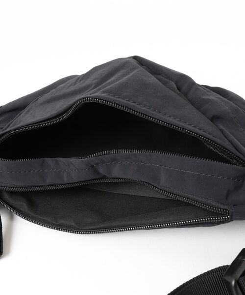 Bou Jeloud（ブージュルード）の「ナイロンZIPバッグ（ショルダーバッグ・レディース・ブラック/ベージュ・ONESIZE）」の11枚目の写真