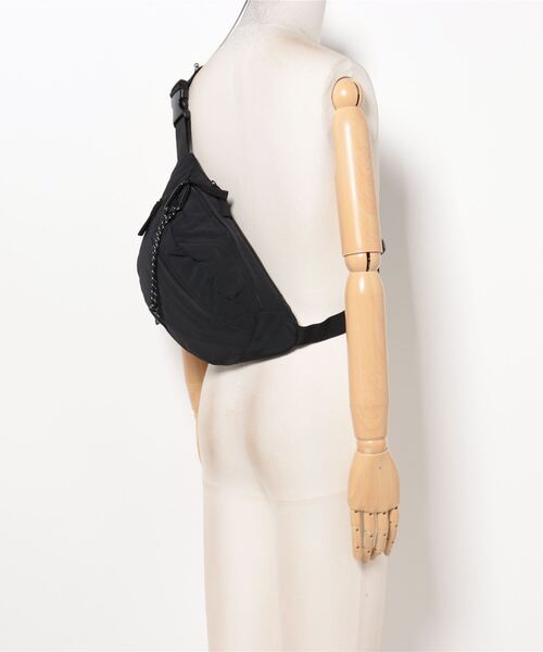 Bou Jeloud（ブージュルード）の「ナイロンZIPバッグ（ショルダーバッグ・レディース・ブラック/ベージュ・ONESIZE）」の12枚目の写真