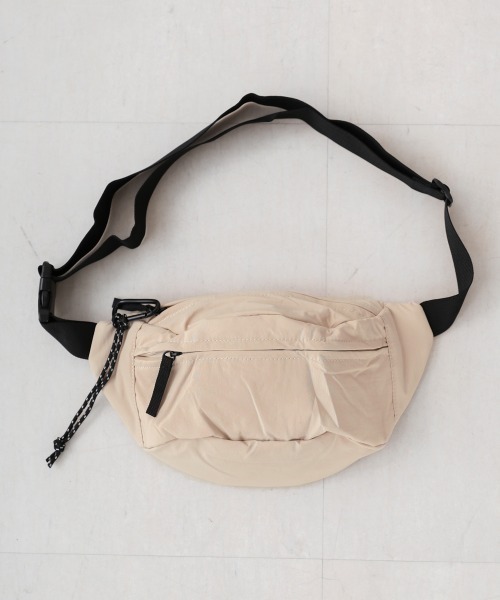 Bou Jeloud（ブージュルード）の「ナイロンZIPバッグ（ショルダーバッグ・レディース・ブラック/ベージュ・ONESIZE）」の16枚目の写真