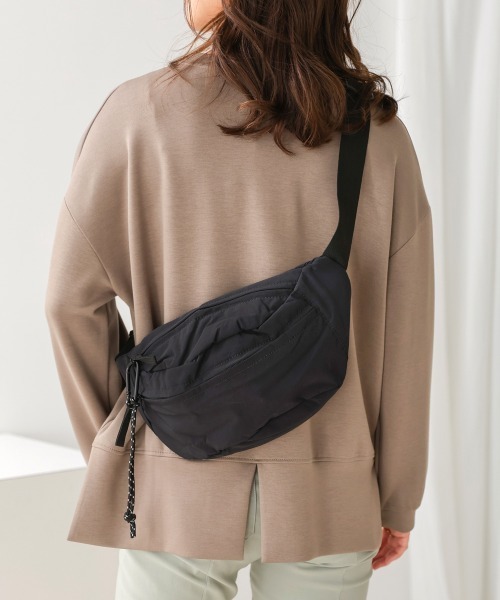 Bou Jeloud（ブージュルード）の「ナイロンZIPバッグ（ショルダーバッグ・レディース・ブラック/ベージュ・ONESIZE）」の18枚目の写真