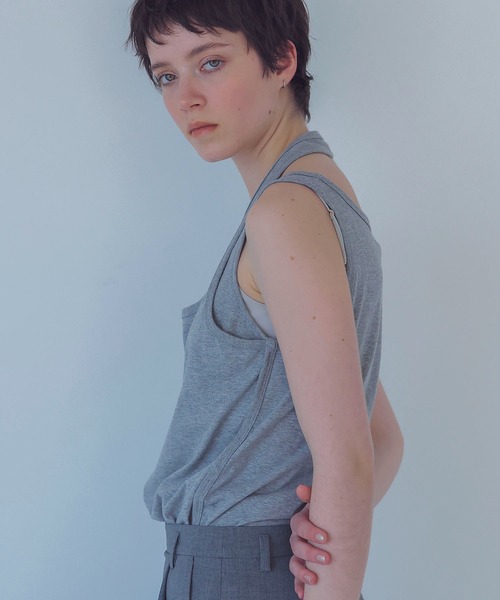 DRESSLAVE（ドレスレイブ）の「cross neck leyered tank(クロスネックレイヤードタンク)（タンクトップ・レディース・ブラック/グレー/ホワイト・38）」の4枚目の写真