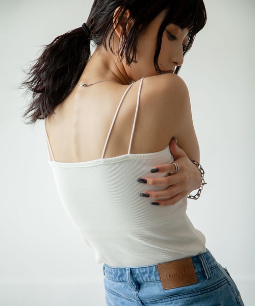 Chillfar（チルファー）の「ダブルストラップカップ付きスクエアキャミソール（キャミソール・レディース・グレー系/グレー/ブラック系/オートミール/ブラウン/ホワイト/ブラウン系/アイボリー/グレイッシュベージュ/ブラック・FREE）」の2枚目の写真