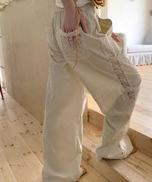 Vipoa（ヴィポア）の「サイドシアーレースワイドパンツ（その他パンツ・レディース・アイボリー・FREE）」の3枚目の写真