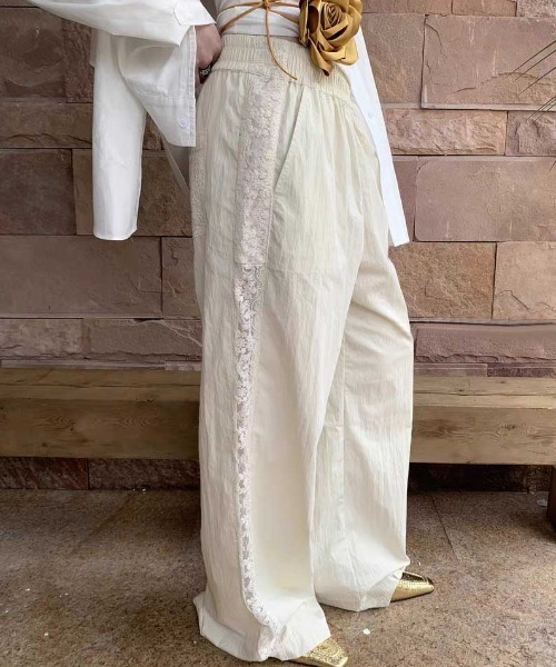 Vipoa（ヴィポア）の「サイドシアーレースワイドパンツ（その他パンツ・レディース・アイボリー・FREE）」の8枚目の写真