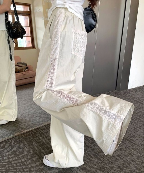 Vipoa（ヴィポア）の「サイドシアーレースワイドパンツ（その他パンツ・レディース・アイボリー・FREE）」の11枚目の写真