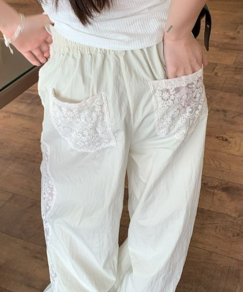 Vipoa（ヴィポア）の「サイドシアーレースワイドパンツ（その他パンツ・レディース・アイボリー・FREE）」の12枚目の写真