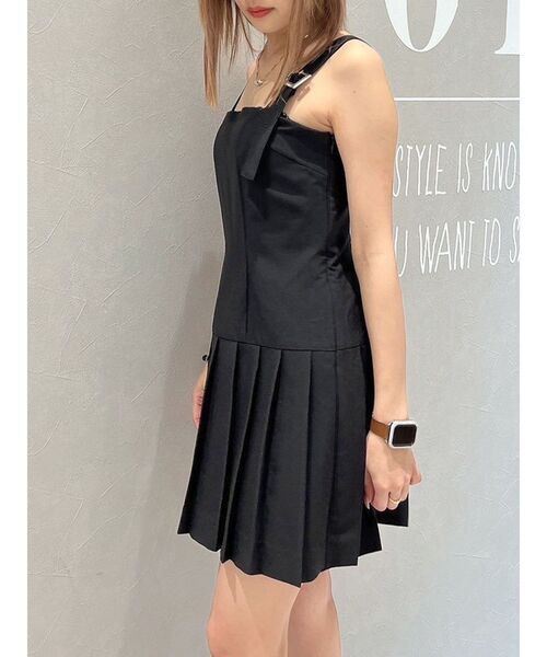 GYDA(ジェイダ)の「【WEB限定】【TINY低身長さん向け】アシメストラッププリーツワンピース(ワンピース・レディース・グレー/ブラック・FREE)」の3枚目の写真