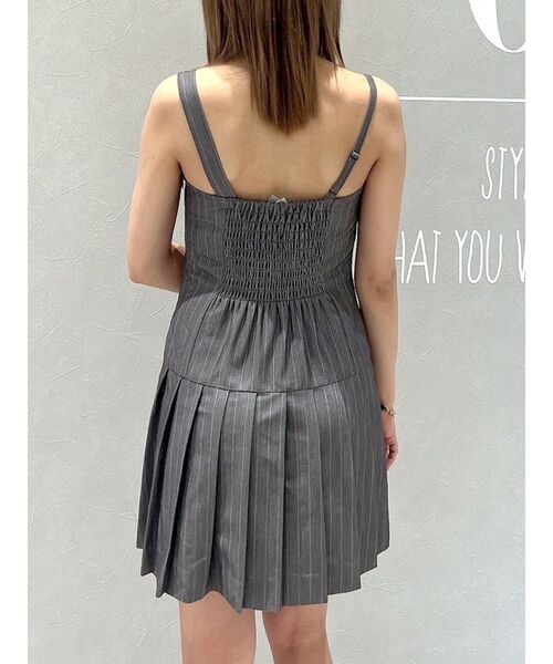 GYDA(ジェイダ)の「【WEB限定】【TINY低身長さん向け】アシメストラッププリーツワンピース(ワンピース・レディース・グレー/ブラック・FREE)」の10枚目の写真