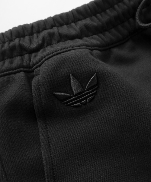 adidas（アディダス）の「【adidas/アディダス】アディカラー NEUCLASSICS スリーストライプショーツ/ショートパンツ/アディダスオリジナルス（その他パンツ・メンズ・ブラック・M/L/XL）」の4枚目の写真