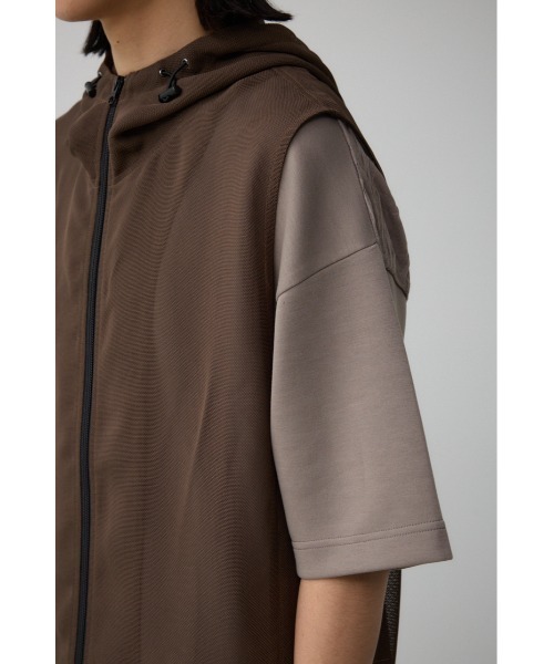 AZUL by moussy（アズールバイマウジー）の「シアーフーディーベスト（ベスト・メンズ・カーキ/グリーン/ブラック・FREE）」の15枚目の写真