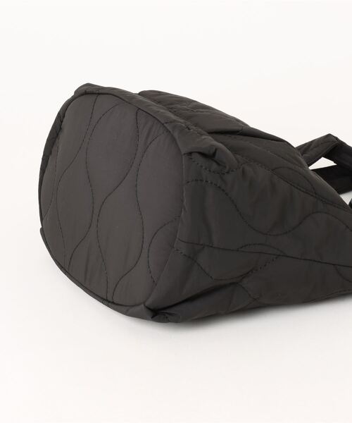 toleur（トーラ）の「【toleur】ナイロンキルティングトート 11930（トートバッグ・レディース・ブラック/ダークベージュ/カーキ/レッド・FREE）」の6枚目の写真