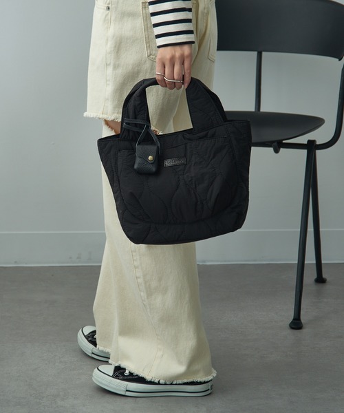 toleur（トーラ）の「【toleur】ナイロンキルティングトート 11930（トートバッグ・レディース・ブラック/ダークベージュ/カーキ/レッド・FREE）」の10枚目の写真