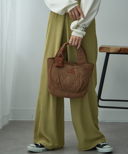 toleur（トーラ）の「【toleur】ナイロンキルティングトート 11930（トートバッグ・レディース・ブラック/ダークベージュ/カーキ/レッド・FREE）」の18枚目の写真