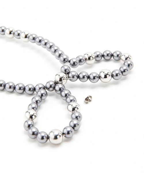 Casselini（キャセリーニ）の「Casselini(キャセリーニ)リボンビーズピアス（ピアス（両耳用）・レディース・ホワイト/ブラック・FREE）」の10枚目の写真