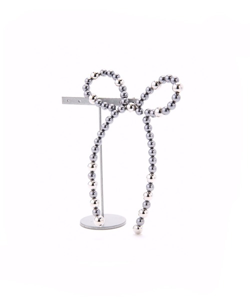 Casselini（キャセリーニ）の「Casselini(キャセリーニ)リボンビーズピアス（ピアス（両耳用）・レディース・ホワイト/ブラック・FREE）」の8枚目の写真