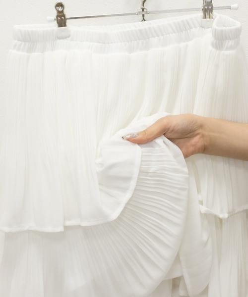 CLETTE(クレット)の「ティアードプリーツミニスカート(スカート・レディース・ブラック/ホワイト・4L/3L/LL)」の8枚目の写真