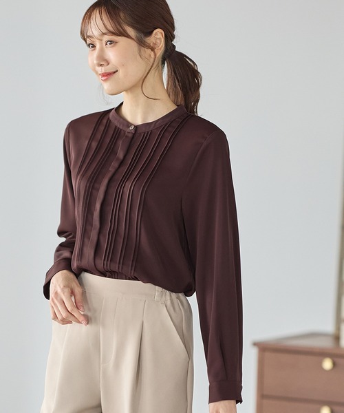 Honeys（ハニーズ）の「ピンタックブラウス（シャツ/ブラウス・レディース・ブラック/グレイッシュベージュ/グレイッシュブルー/ホワイト/ブラウン・S/M/L/LL/3L）」の4枚目の写真