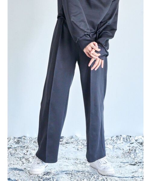 EATME（イートミー）の「FRONTピンタックワイドパンツ（セットアップ可能）（その他パンツ・レディース・ブラック/グリーン・FREE）」の2枚目の写真