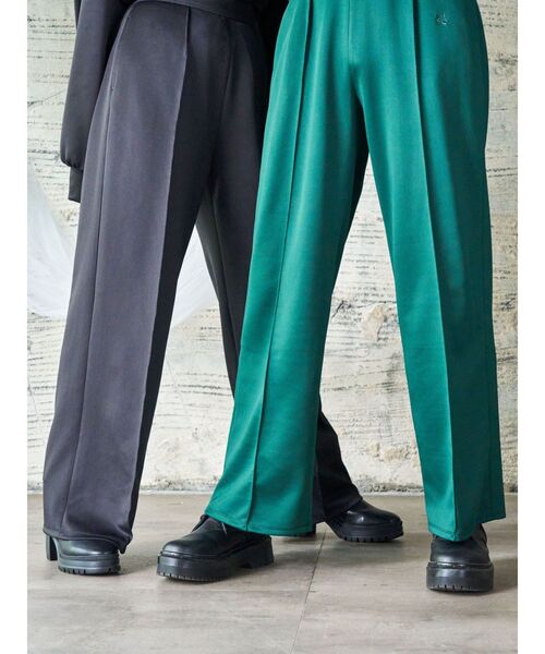 EATME（イートミー）の「FRONTピンタックワイドパンツ（セットアップ可能）（その他パンツ・レディース・ブラック/グリーン・FREE）」の3枚目の写真