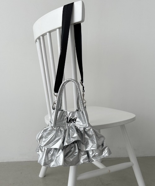 Lee（リー）の「Lee/リー フリル アクセント 2WAY ミニトート ショルダーバッグ/ハンドバッグ/バレエコア ティアード ロゴ刺繍（ショルダーバッグ・レディース・ブラック/シルバー/ホワイト/ブラック×ブラック・FREE）」の7枚目の写真