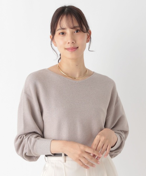 GLOBAL WORK（グローバルワーク）の「スッキレイVネックプルオーバー/115345（ニット/セーター・レディース・ライトグレー/ブラック/ベージュ系8/モカ/オートミール/イエロー系4/シルバー系1/サックスブルー/ベージュ系1/ボルドー/グリーン/ラベンダー・SMALL/MEDIUM/LARGE）」の6枚目の写真