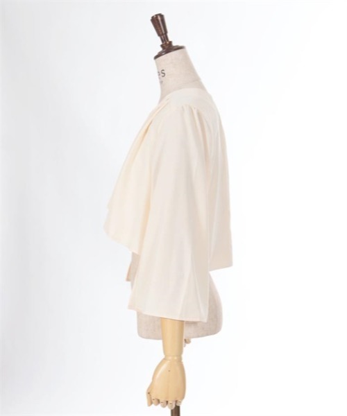 axes femme（アクシーズファム）の「ケープボレロ風ジャケット（ノーカラージャケット・レディース・ブラック/キナリ・FREE）」の4枚目の写真