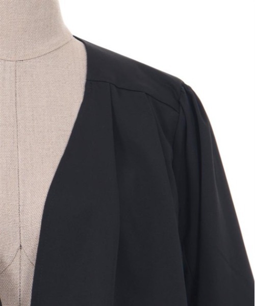 axes femme（アクシーズファム）の「ケープボレロ風ジャケット（ノーカラージャケット・レディース・ブラック/キナリ・FREE）」の18枚目の写真