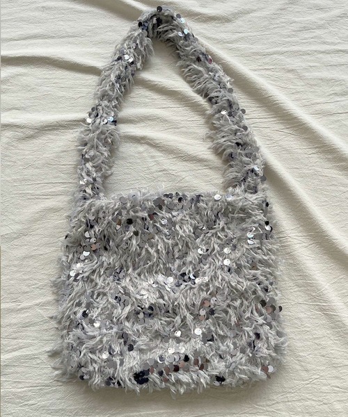 Jewelobe(ジュエローブ)の「フェザー×スパンコールショルダーミニバッグ(ショルダーバッグ・レディース・ブラック/グレー/ベージュ・FREE)」の3枚目の写真