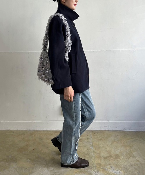 Jewelobe(ジュエローブ)の「フェザー×スパンコールショルダーミニバッグ(ショルダーバッグ・レディース・ブラック/グレー/ベージュ・FREE)」の21枚目の写真