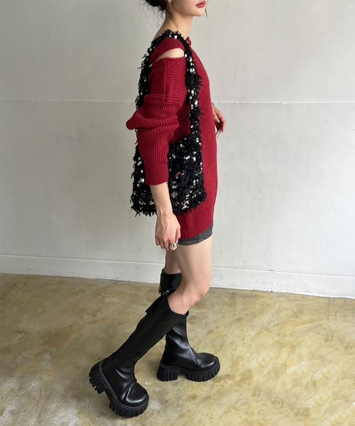 Jewelobe(ジュエローブ)の「フェザー×スパンコールショルダーミニバッグ(ショルダーバッグ・レディース・ブラック/グレー/ベージュ・FREE)」の7枚目の写真